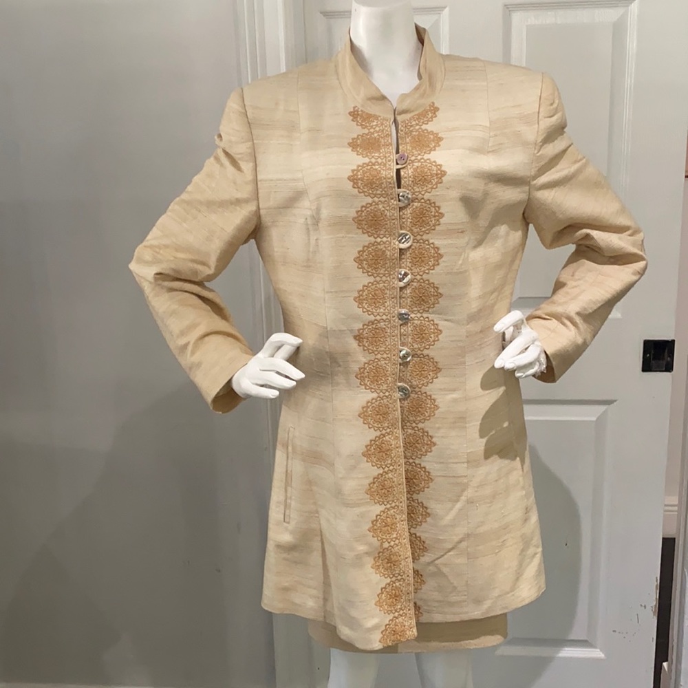 beautiful textured vintage 100% Silk formal SUIT